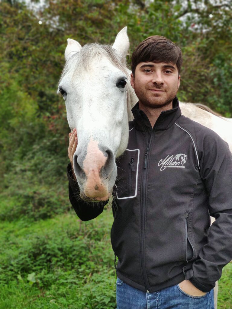 Galería Algara Centro Veterinario